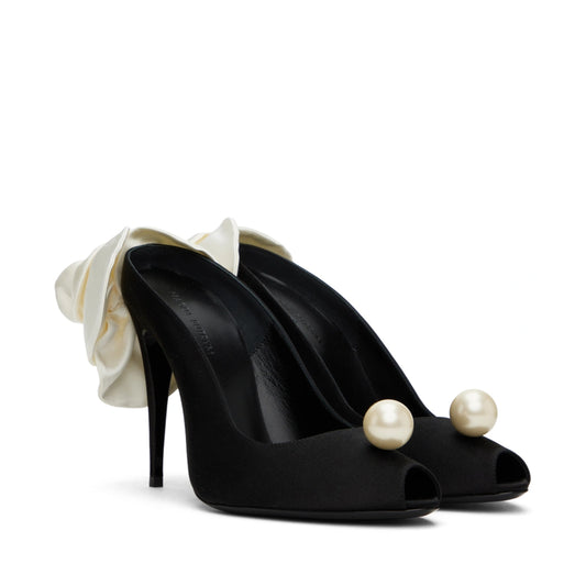 MAGDA BUTRYM - FLOWER MULES